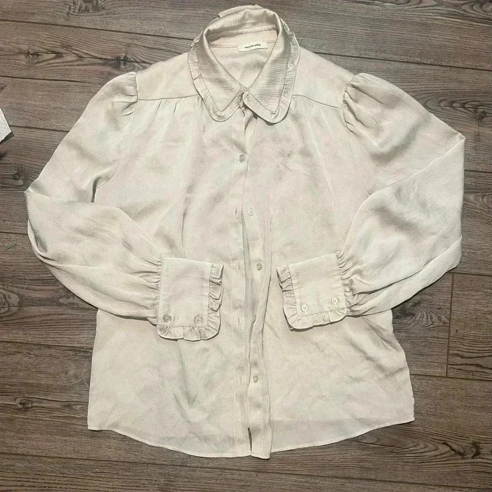 Max studio shiny gold button down